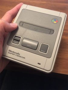 ニンテンドークラシックミニ　スーパーファミコン　本体外観