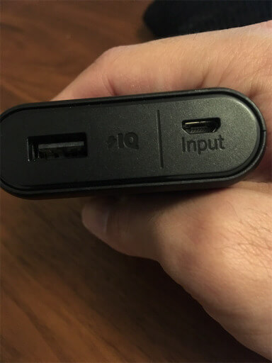 ANKER PowerCore 10000 Input Output 接続部分