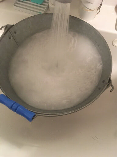 酸素系漂白剤　お湯を注ぐ
